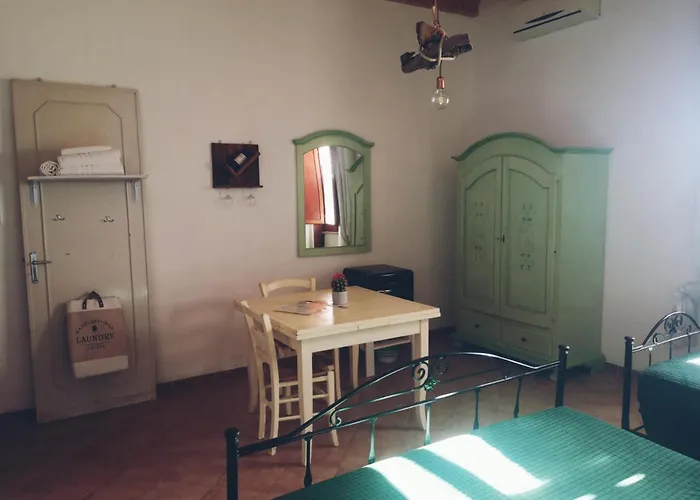 Tobia's House Bed and Breakfast 4*