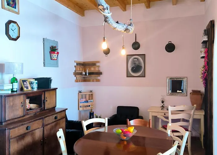 Tobia's House