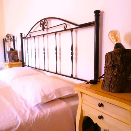 Tobia's House Bed & Breakfast