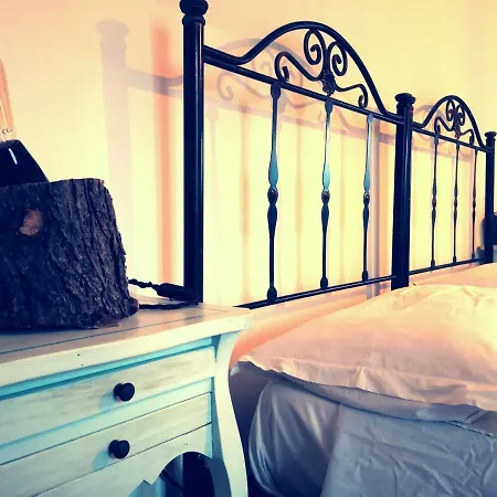 Tobia's House Bed & Breakfast