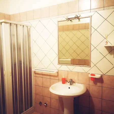 Tobia's House Bed & Breakfast 4*