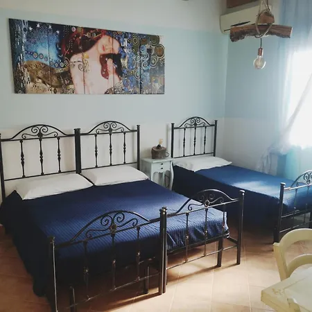 Tobia's House