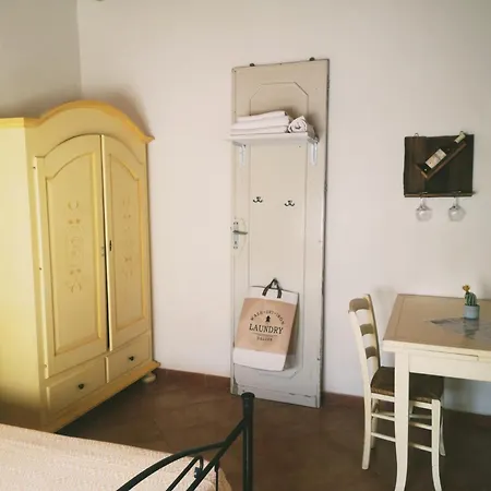 Tobia's House Bed & Breakfast