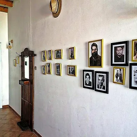 Tobia's House 4*
