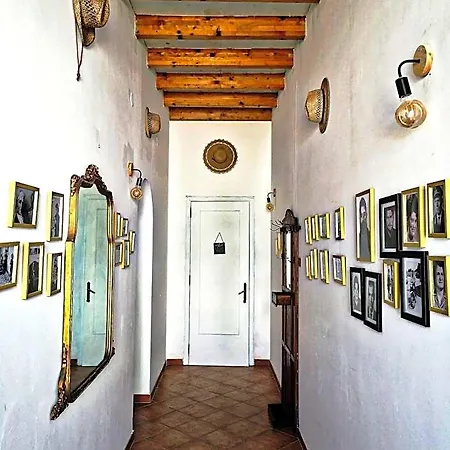 Tobia's House فندق مبيت وإفطار 4*