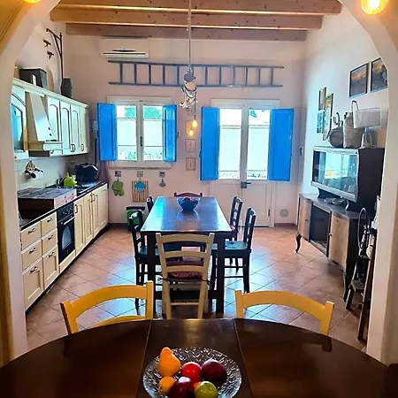 Tobia's House Nocleg ze śniadaniem 4*
