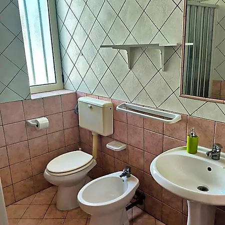 Tobia's House 4*
