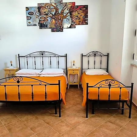 Tobia's House 4*