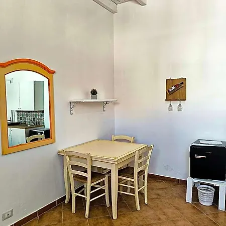 לינה וארוחת בוקר Tobia's House 4*