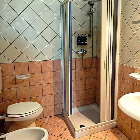 Tobia's House 4*