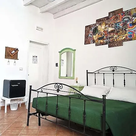 Tobia's House Giuggianello