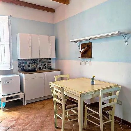 Tobia's House Nocleg ze śniadaniem 4*
